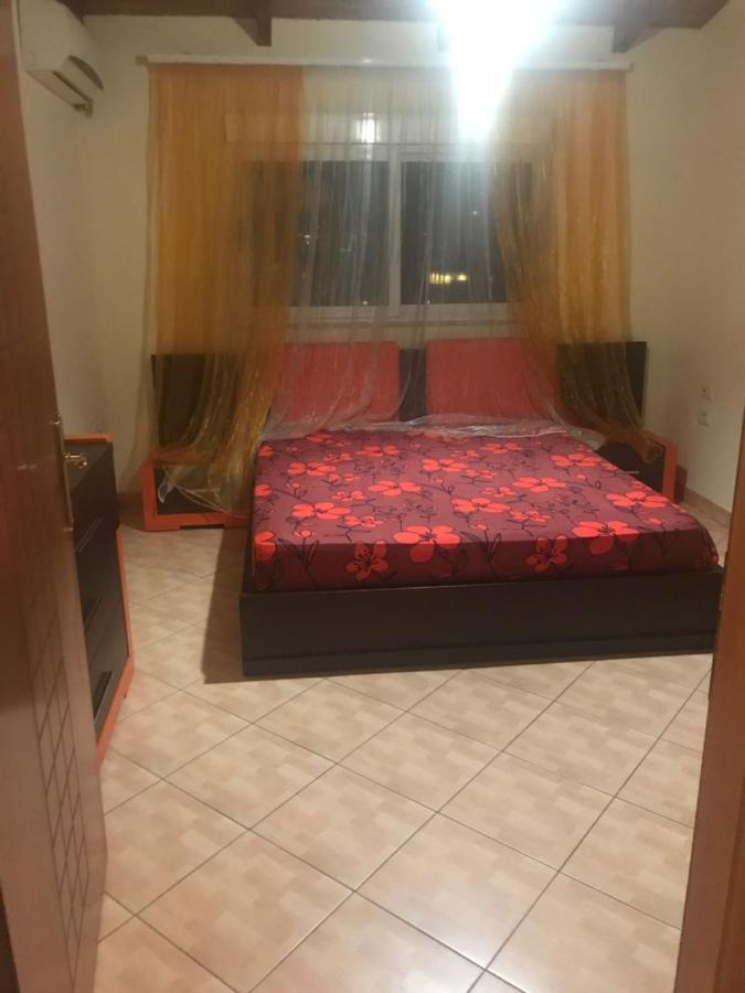 Lovely 2 Bedroom Apartment Тирана Екстериор снимка